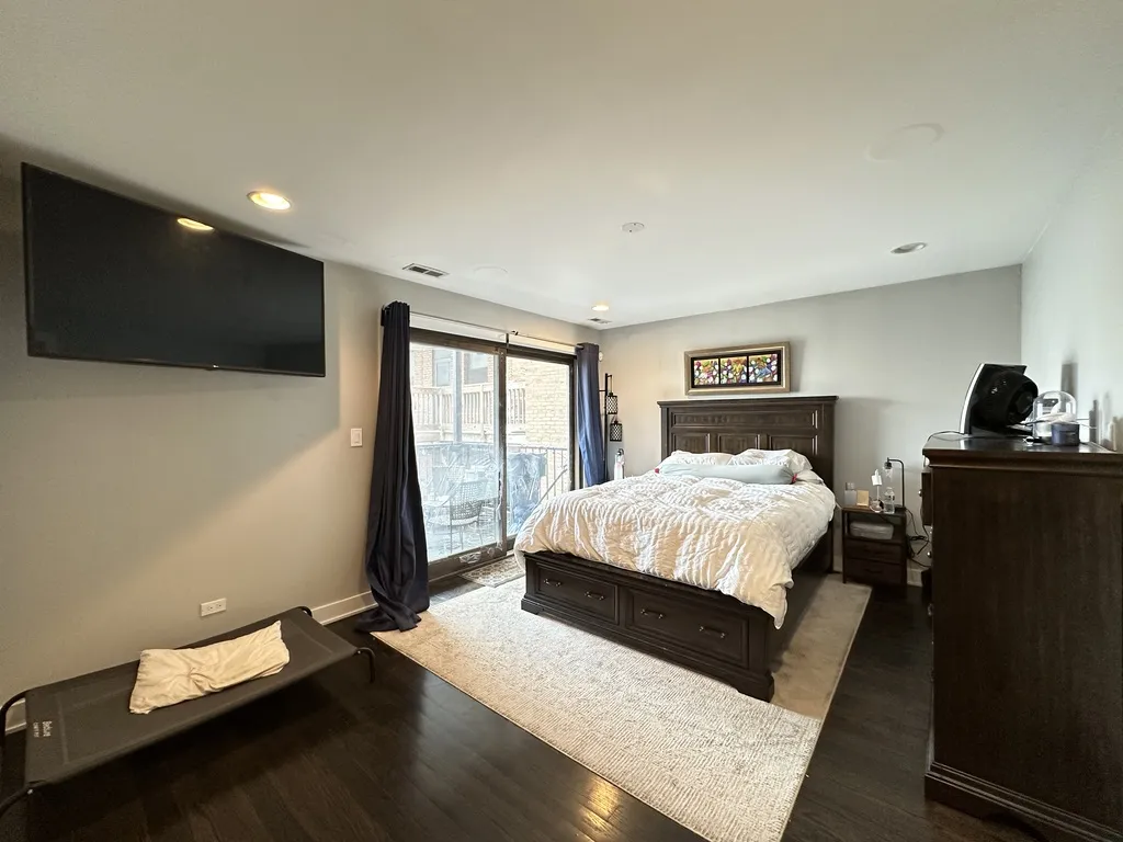 907 N Damen Ave, , 60622, USA 60622-unit#301-Chicago-IL