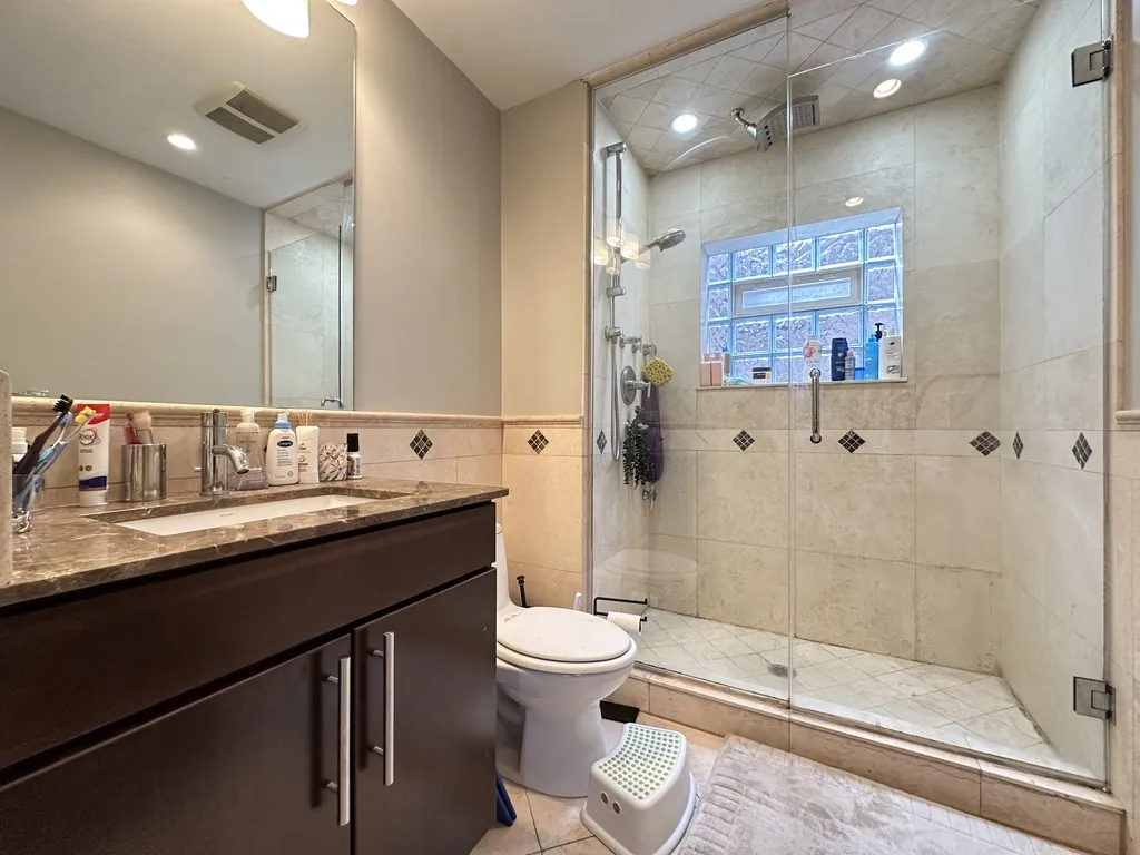 907 N Damen Ave, , 60622, USA 60622-unit#301-Chicago-IL