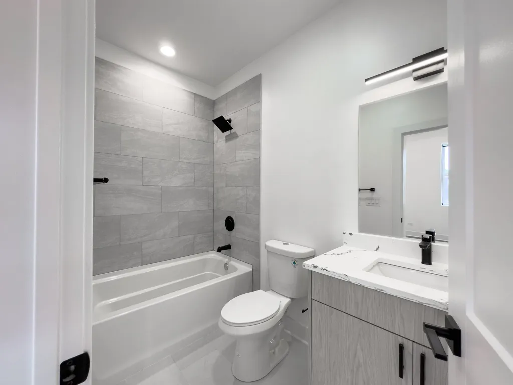 4731 N Western Ave, , 60625, USA 60625-unit#203-Chicago-IL