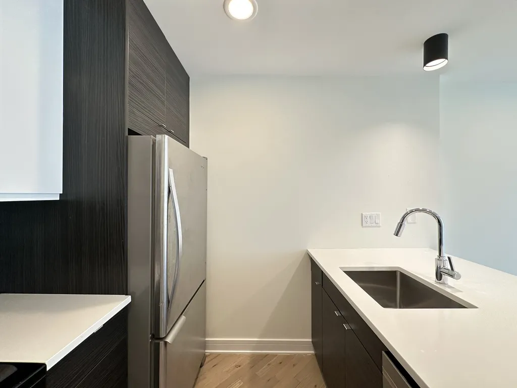 944 W Grace St, , 60613, USA 60613-unit#J201-Chicago-IL