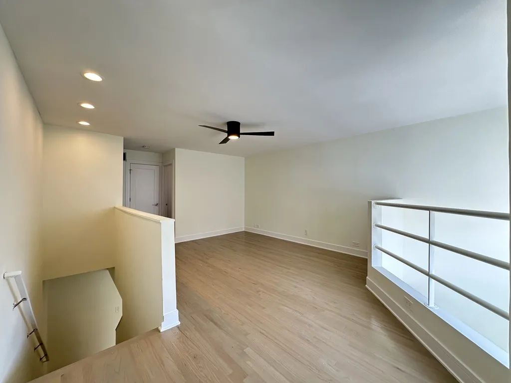 944 W Grace St, , 60613, USA 60613-unit#J201-Chicago-IL