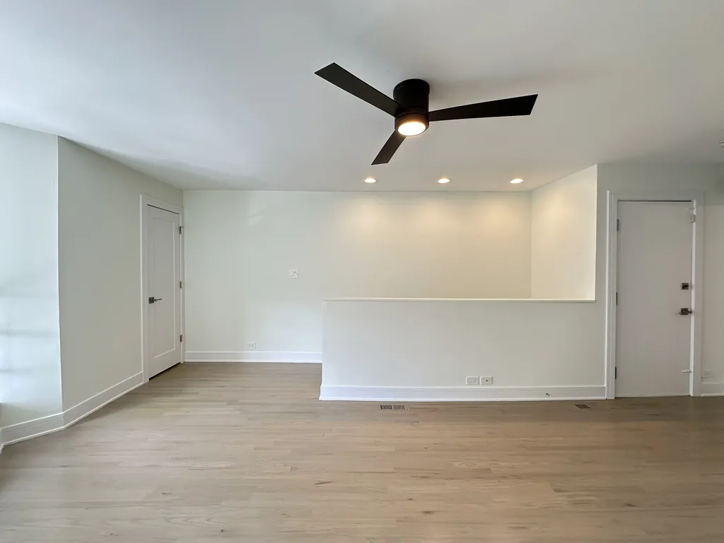 944 W Grace St, , 60613, USA 60613-unit#J201-Chicago-IL