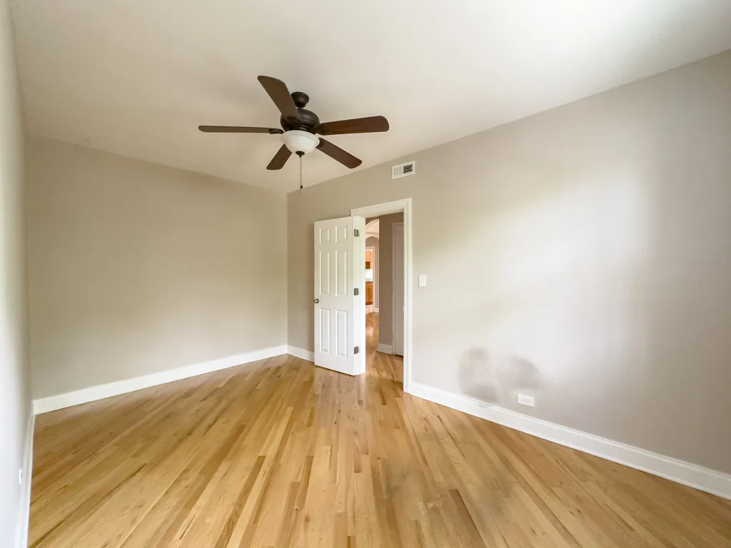 Green Bay Rd & Ave, , 60093, USA 60093-unit#B05-Winnetka-IL