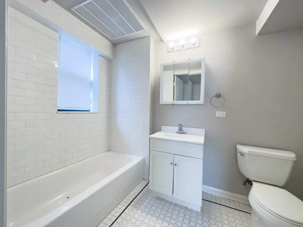 5748 N Winthrop Ave, , 60660, USA 60660-unit#001-Chicago-IL