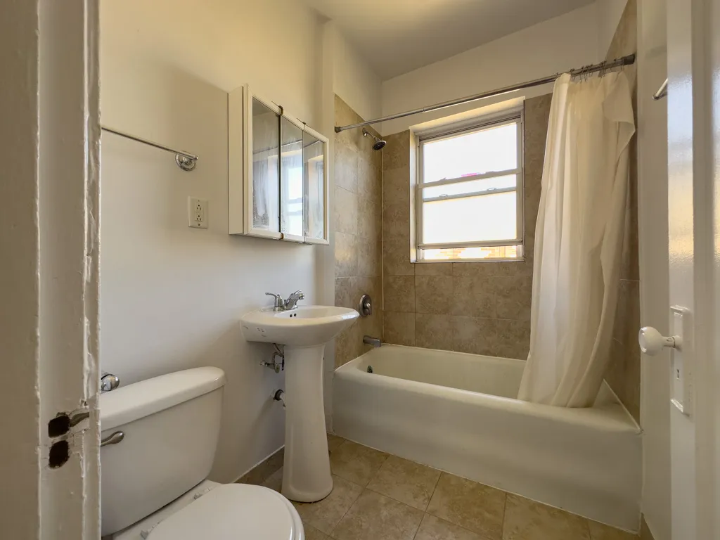 4402 N Rockwell St, ,  60625, USA 60625-unit#3-Chicago-IL