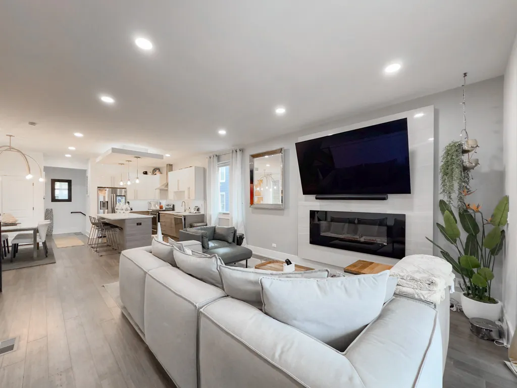 1812 N Sawyer Ave, , 60647, USA 60647-unit#1R-Chicago-IL