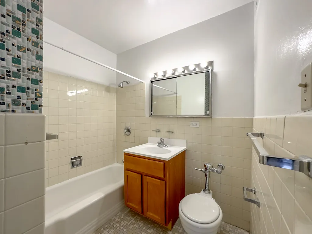 5650 N Sheridan Rd, , 60660, USA 60660-unit#2A-Chicago-IL