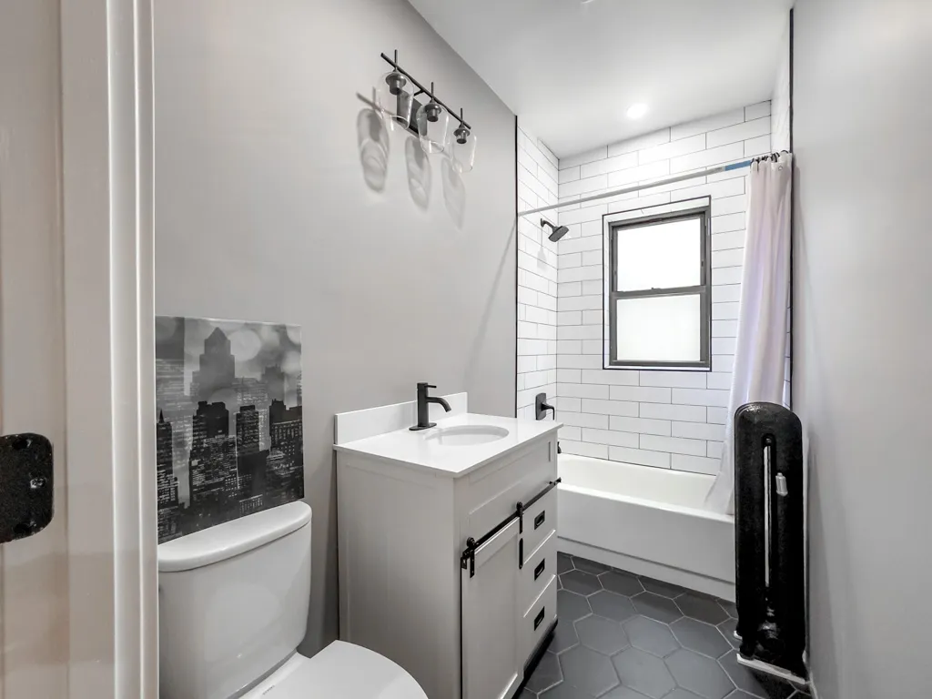 626 W Stratford Pl, ,  60657, USA 60657-unit#1E-Chicago-IL
