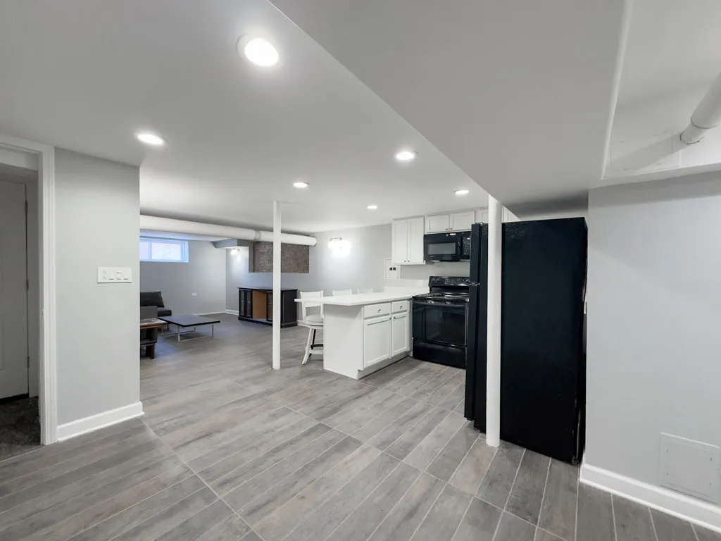 2310 W Wilson Ave, , 60625, USA 60625-unit#G-Chicago-IL