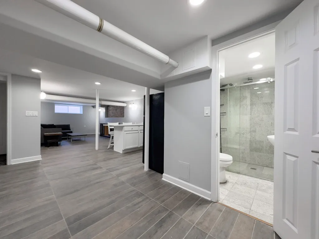 2310 W Wilson Ave, , 60625, USA 60625-unit#G-Chicago-IL