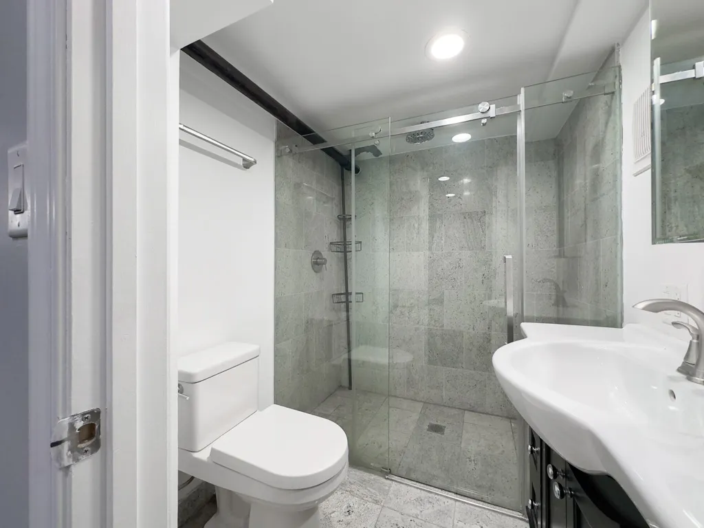 2310 W Wilson Ave, , 60625, USA 60625-unit#G-Chicago-IL