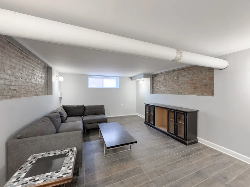 2310 W Wilson Ave, , 60625, USA 60625-unit#G-Chicago-IL