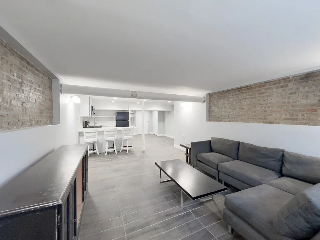 2310 W Wilson Ave, , 60625, USA 60625-unit#G-Chicago-IL