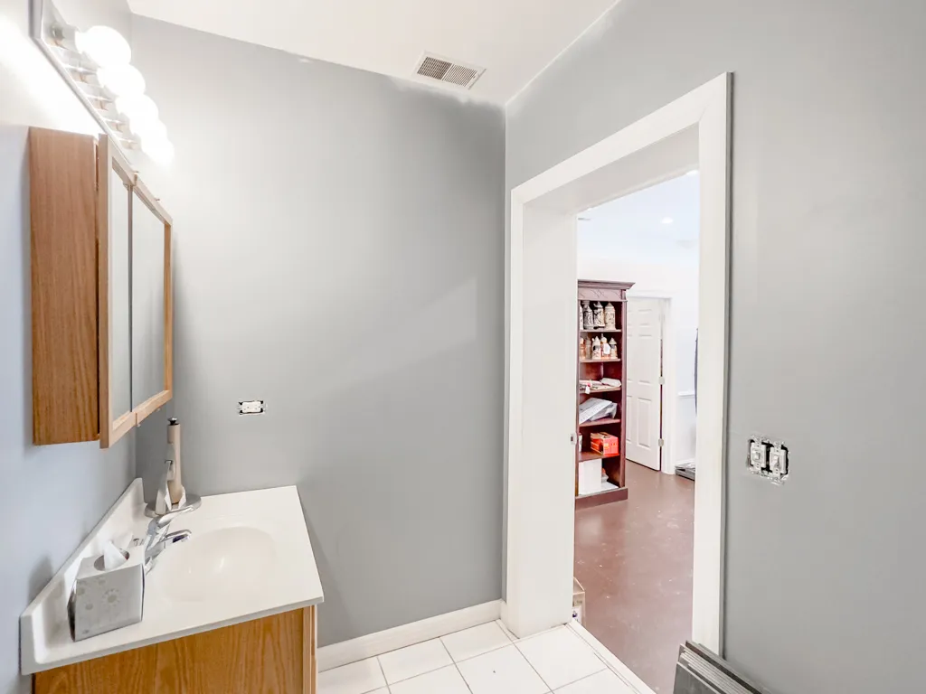 1724 W Belmont Ave, , 60657, USA 60657-unit#Storefront-Chicago-IL