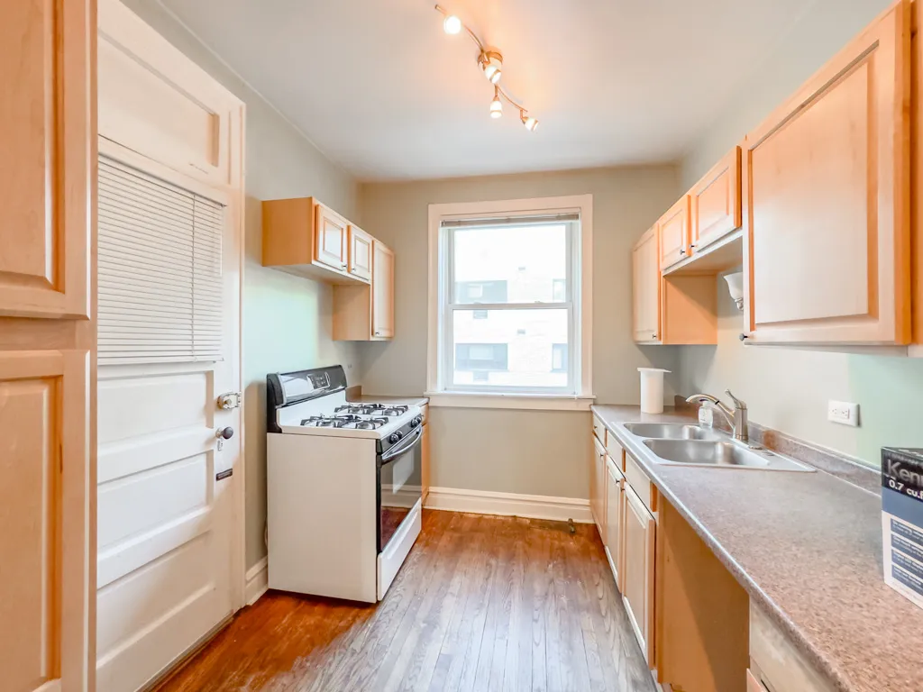 1337 W Lunt Ave, ,  60626, USA 60626-unit#2L-Chicago-IL