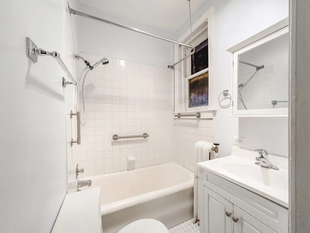 1337 W Lunt Ave, ,  60626, USA 60626-unit#2L-Chicago-IL