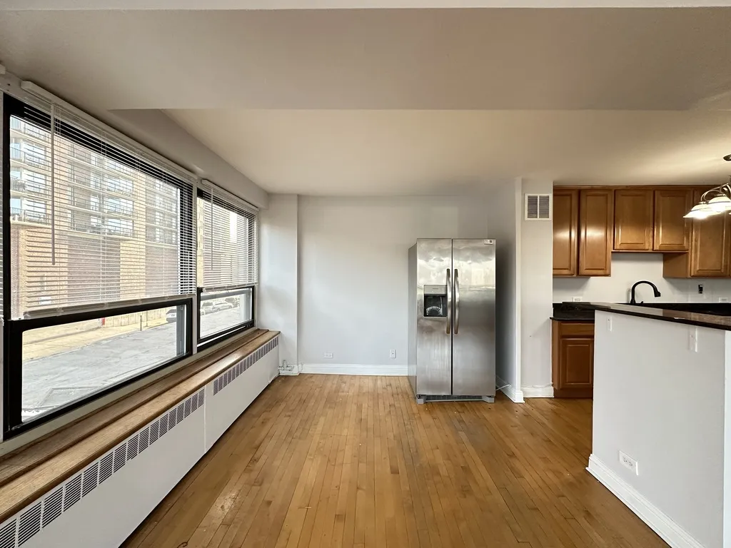 4180 N Marine Dr, ,  60613, USA 60613-unit#205-Chicago-IL