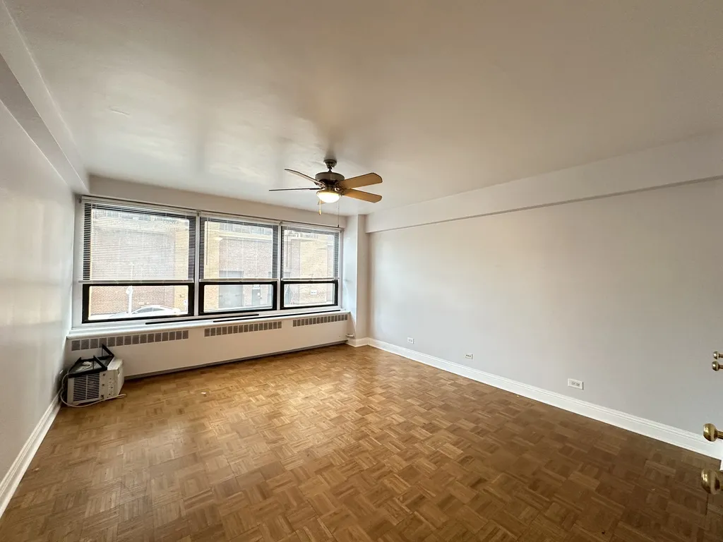 4180 N Marine Dr, ,  60613, USA 60613-unit#205-Chicago-IL
