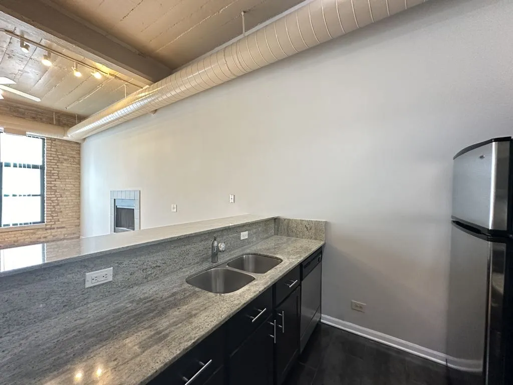 3110 N Sheffield Ave, , 60657, USA 60657-unit#205-Chicago-IL
