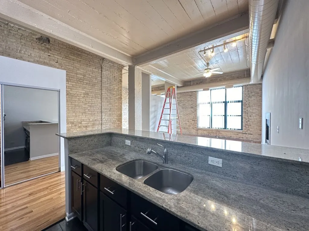 3110 N Sheffield Ave, , 60657, USA 60657-unit#205-Chicago-IL