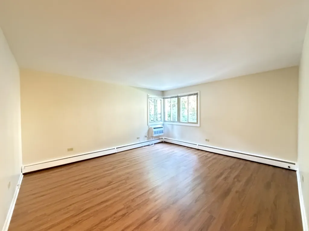 810 Seward St, Evanston,  60202, USA 60202-unit#101-Chicago-IL