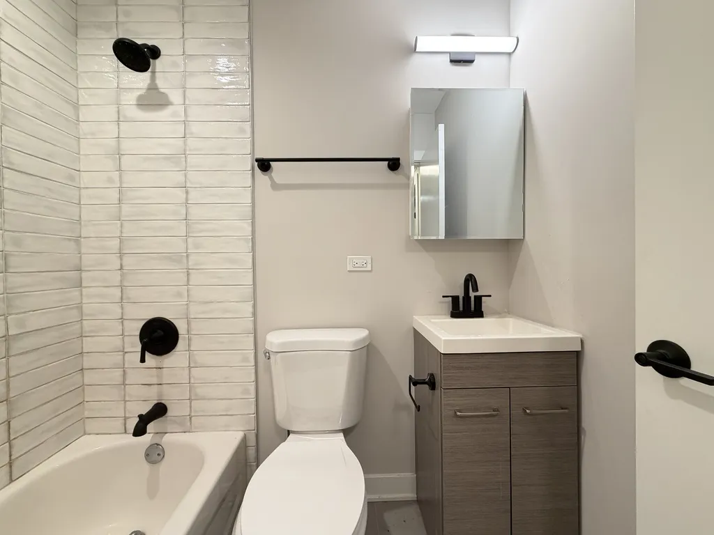 656 W Wrightwood Ave, , 60614, USA 60614-unit#207-Chicago-IL