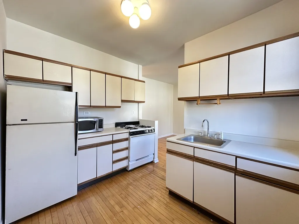 654 W Cornelia Ave, , 60657, USA 60657-unit#4-Chicago-IL