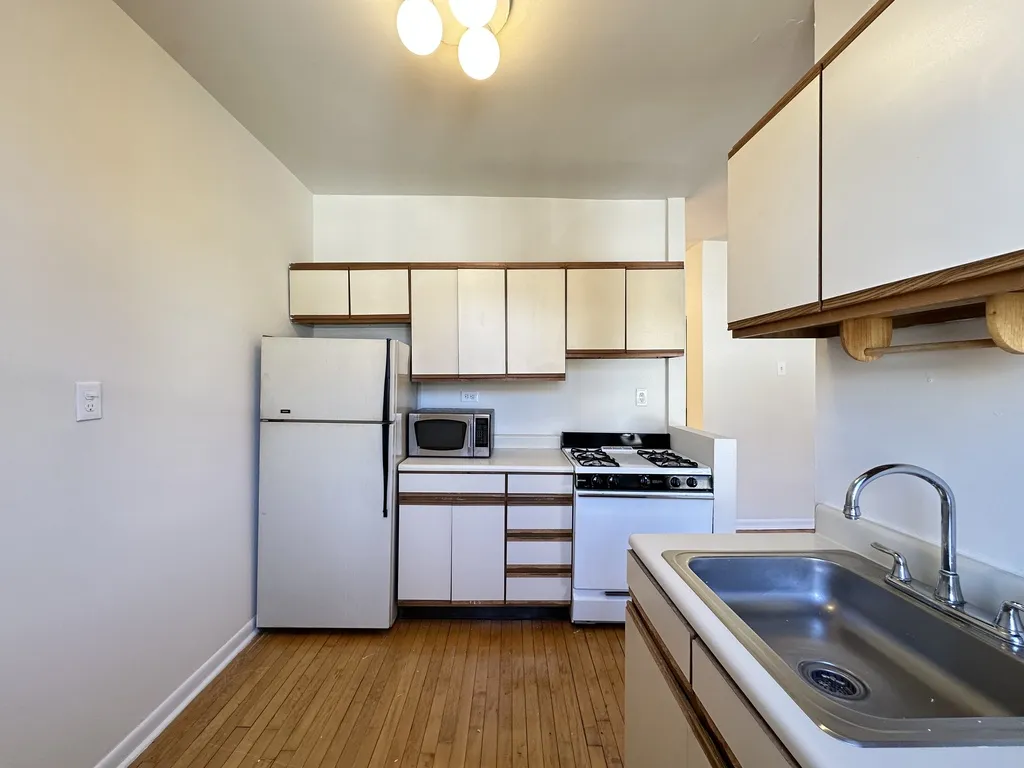 654 W Cornelia Ave, , 60657, USA 60657-unit#4-Chicago-IL