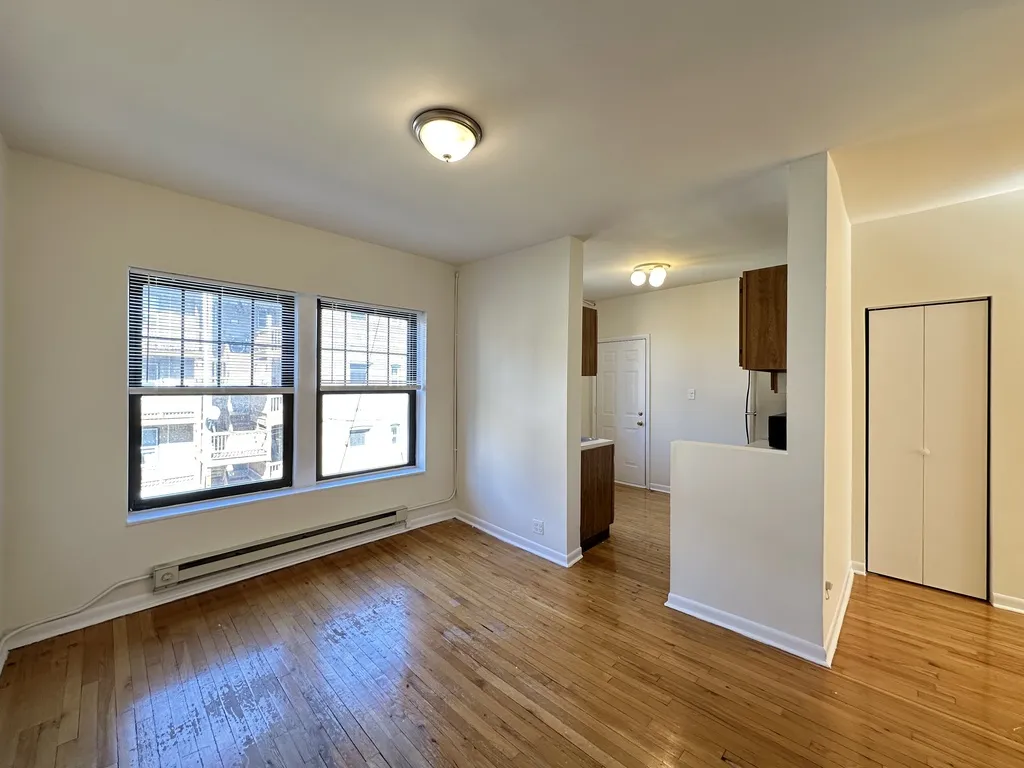 654 W Cornelia Ave, , 60657, USA 60657-unit#4-Chicago-IL