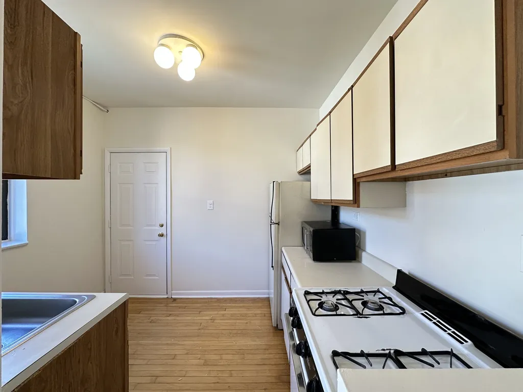654 W Cornelia Ave, , 60657, USA 60657-unit#4-Chicago-IL