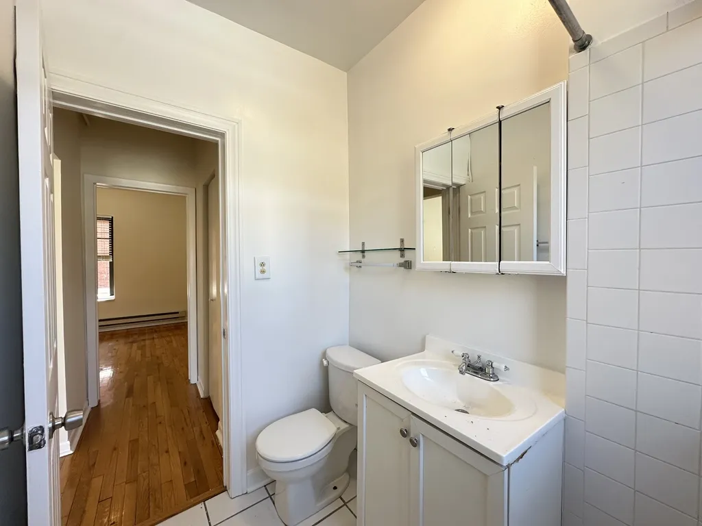 654 W Cornelia Ave, , 60657, USA 60657-unit#4-Chicago-IL