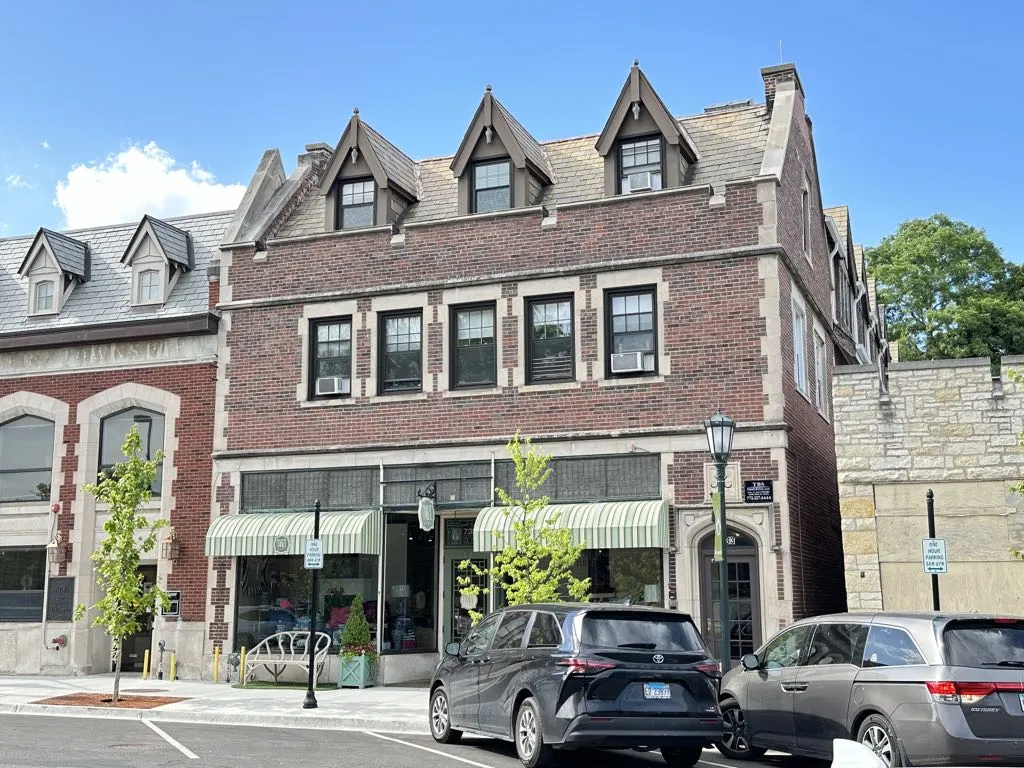733 Elm St, Winnetka, 60093, USA 60093-unit#304-Chicago-IL
