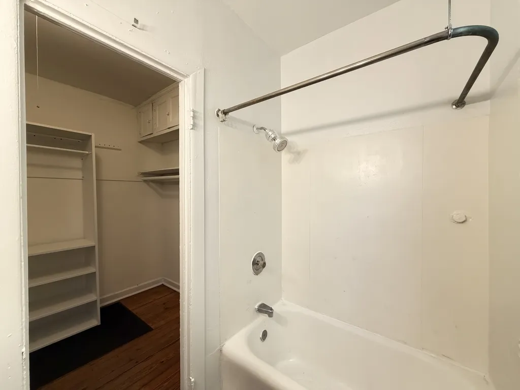 4060 N Kenmore Ave, , 60613, USA 60613-unit#302-Chicago-IL