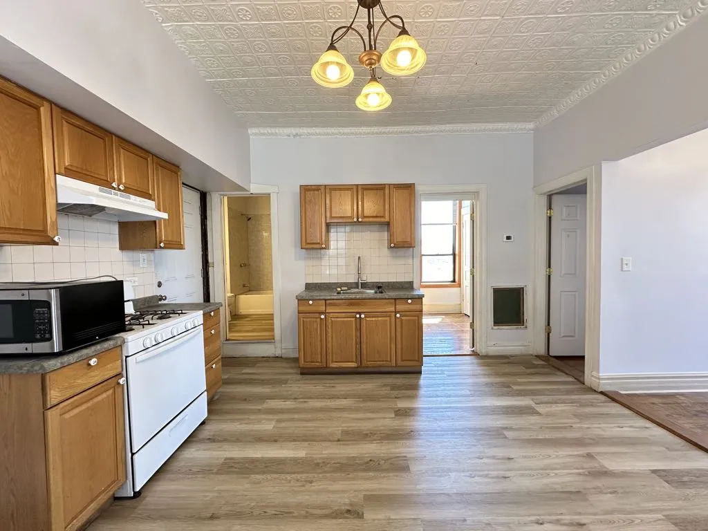 2347 W 24th Pl, ,  60608, USA 60608-unit#2R-Chicago-IL