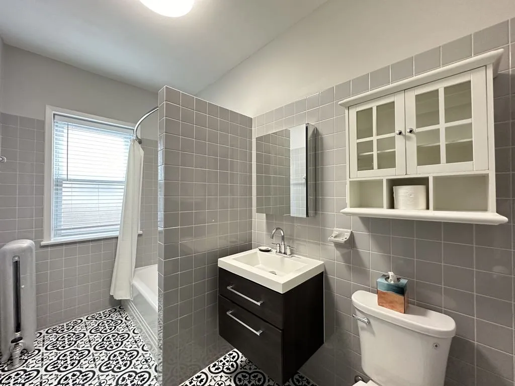 1452 W Winnemac Ave, ,  60640, USA 60640-unit#3-Chicago-IL