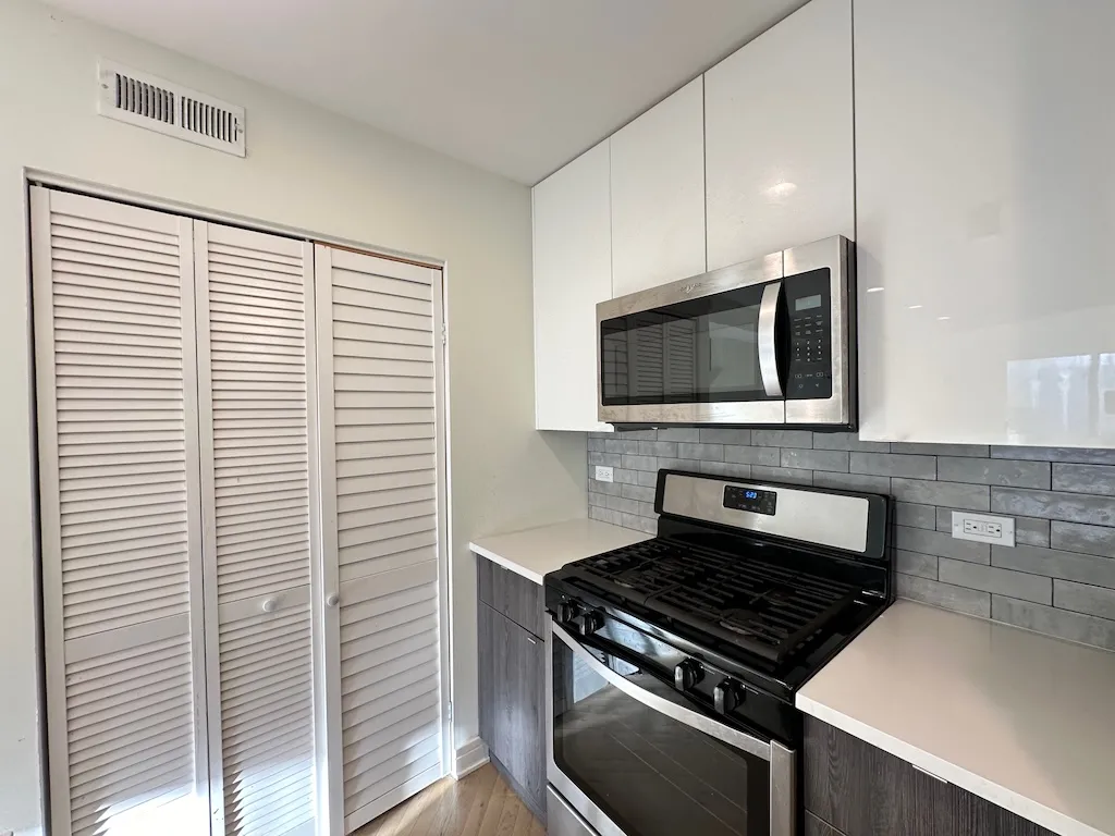 944 W Grace St, , 60613, USA 60613-unit#F201-Chicago-IL