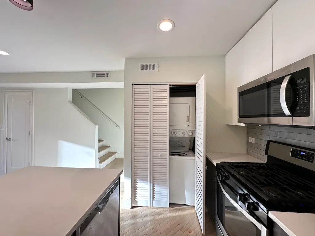 944 W Grace St, , 60613, USA 60613-unit#F201-Chicago-IL