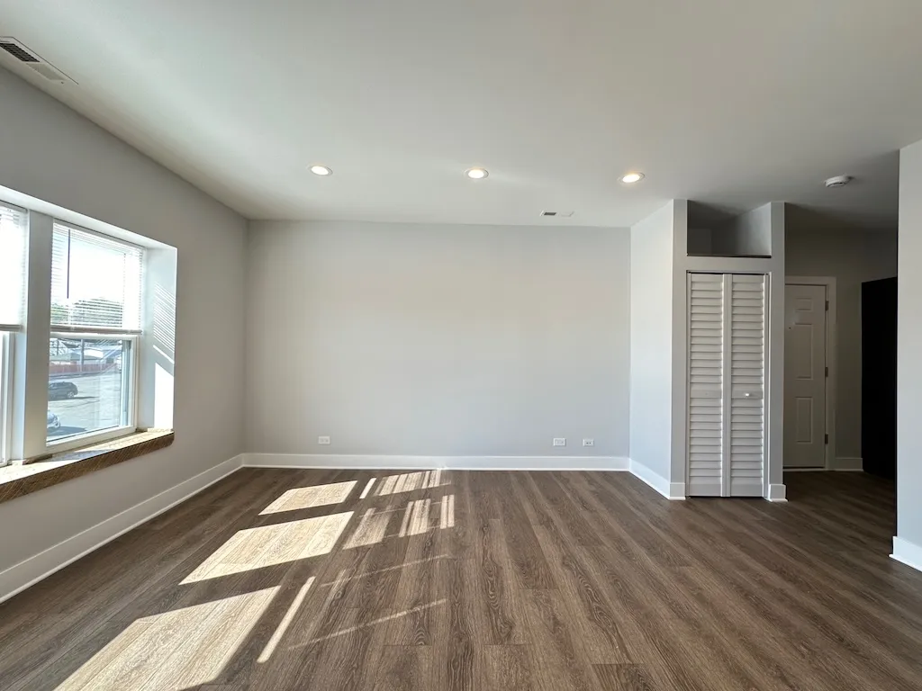 3358 W Montrose Ave, ,  60618, USA 60618-unit#2-Chicago-IL
