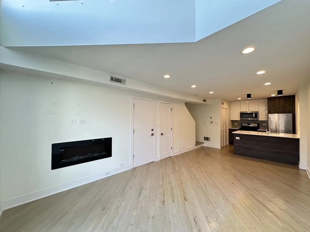 954 W Grace St, , 60613, USA 60613-unit#H202-Chicago-IL