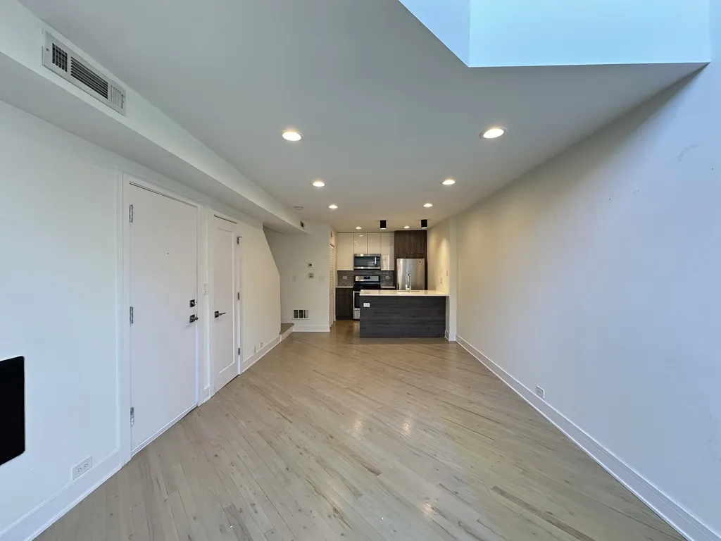 954 W Grace St, , 60613, USA 60613-unit#H202-Chicago-IL