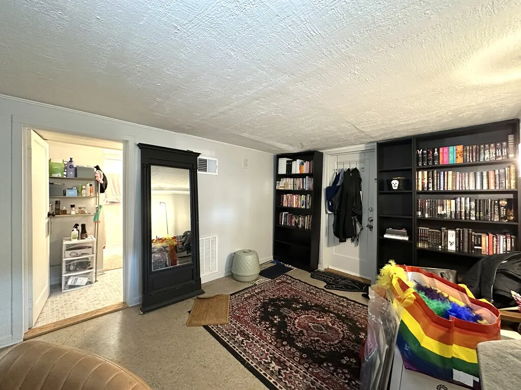 5701 N Keystone Ave, , 60646, USA 60646-unit#G-Chicago-IL