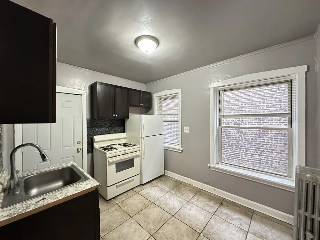 4027 W Melrose St, , 60641, USA 60641-unit#2S-Chicago-IL