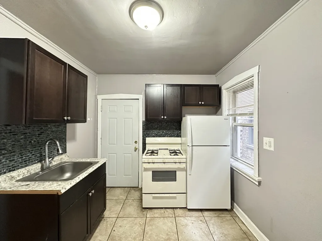 4027 W Melrose St, , 60641, USA 60641-unit#2S-Chicago-IL