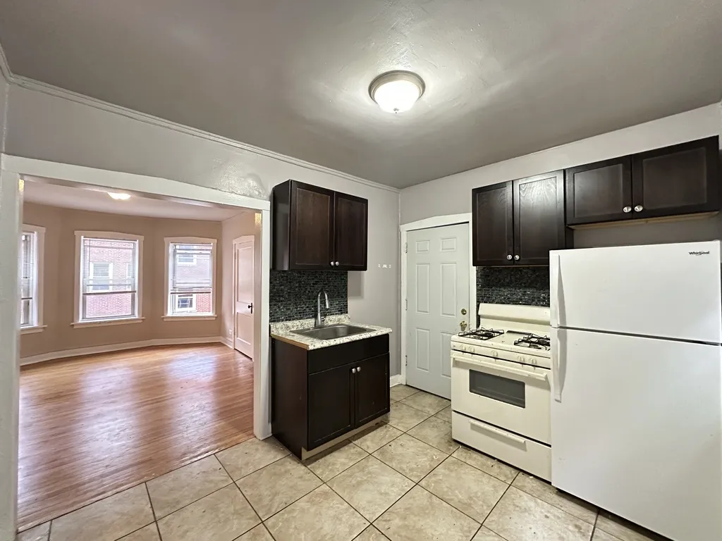 4027 W Melrose St, , 60641, USA 60641-unit#2S-Chicago-IL