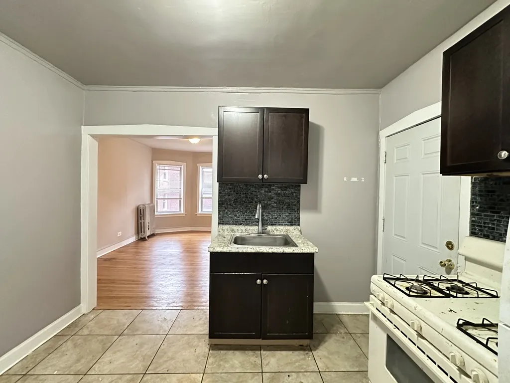 4027 W Melrose St, , 60641, USA 60641-unit#2S-Chicago-IL