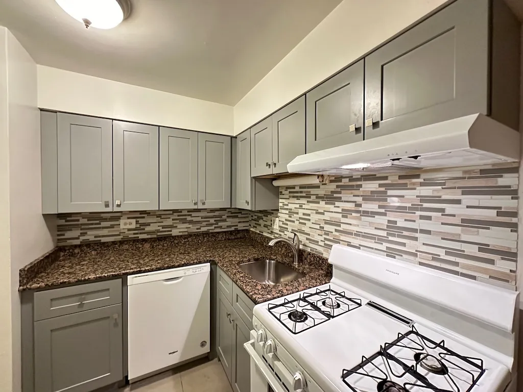 3710 N Pine Grove Ave, ,  60613, USA 60613-unit#418-Chicago-IL