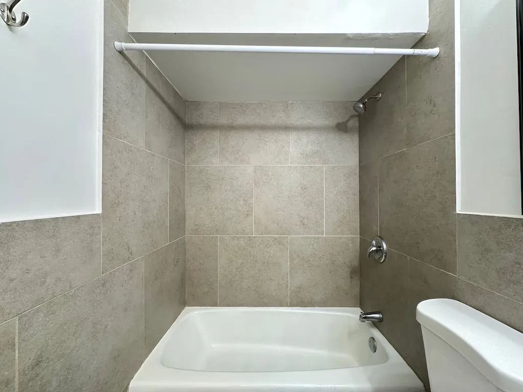 3710 N Pine Grove Ave, ,  60613, USA 60613-unit#418-Chicago-IL