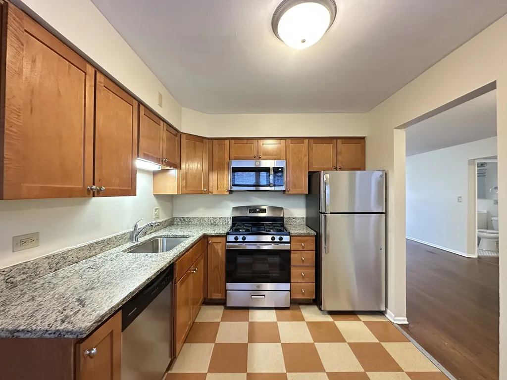 1644 W Sherwin Ave, ,  60626, USA 60626-unit#2B-Chicago-IL