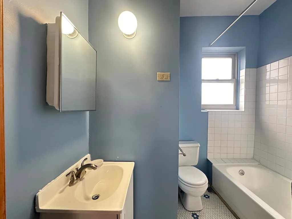 1212 W Thorndale Ave, , 60660, USA 60626-unit#6-Chicago-IL