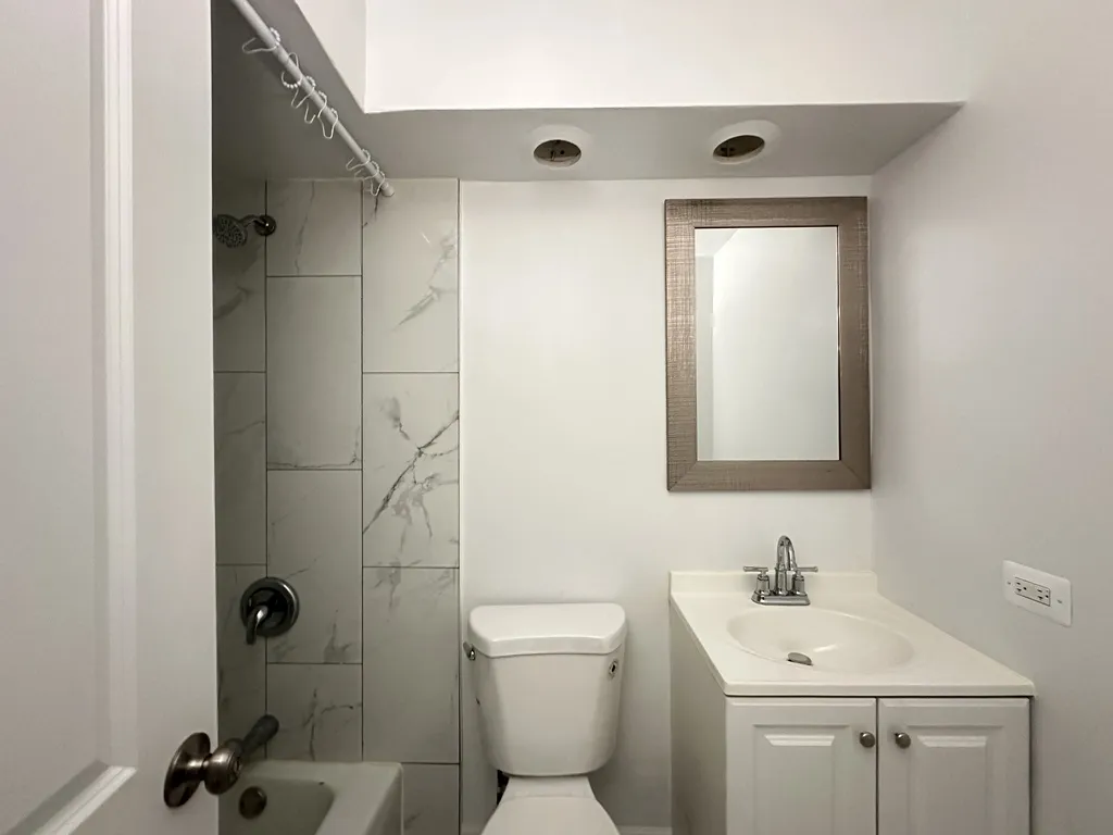 6830 N Sheridan Rd, ,  60626, USA 60626-unit#469-Chicago-IL